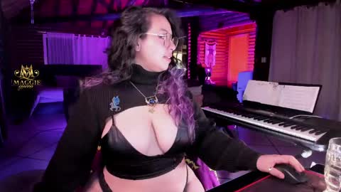 Luna online show from 04-21-26, 02:15