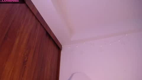 Snapshot of maggie_raver chatting on 12-18-24, 07:52 maggie online show from 12-18-24, 07:52