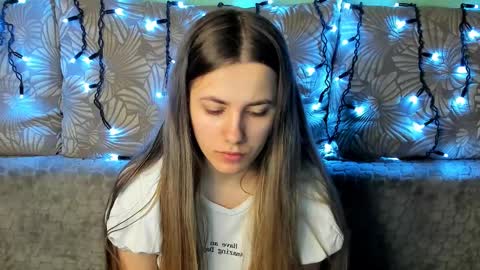 Maggie online show from 03-04-25, 03:44