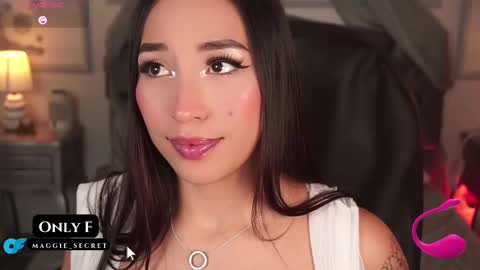 Snapshot of maggietime chatting on 09-18-25, 09:28 online show from 09-18-25, 09:28