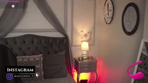 Snapshot of maggietime chatting on 09-23-25, 09:29 online show from 09-23-25, 09:29