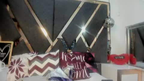 Kimy online show from 06-18-26, 01:48