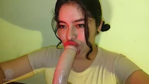 Snapshot of magic_alicee_ chatting on 11-25-25, 02:22 Alice online show from 11-25-25, 02:22