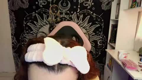 Claire online show from 04-19-26, 09:17