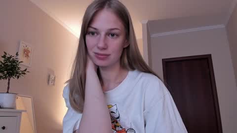 Snapshot of magic_couple13 chatting on 12-04-24, 10:02 Alice  online show from 12-04-24, 10:02