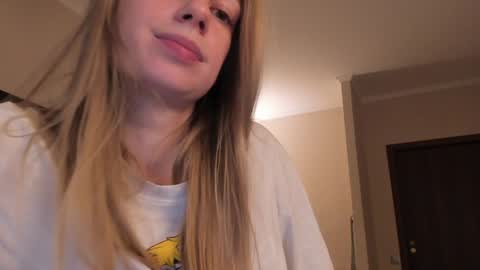 Snapshot of magic_couple13 chatting on 12-04-24, 01:09 Alice  online show from 12-04-24, 01:09