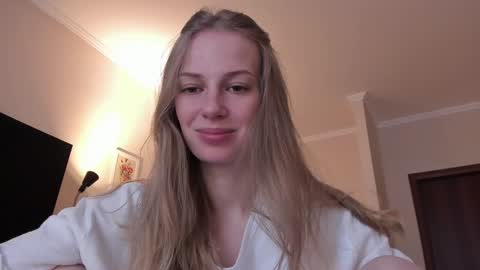 Snapshot of magic_couple13 chatting on 12-18-24, 09:36 Alice  online show from 12-18-24, 09:36