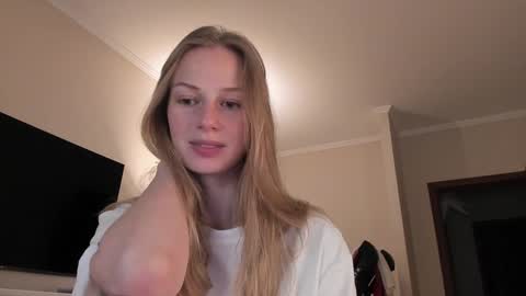 Snapshot of magic_couple13 chatting on 12-24-24, 11:49 Alice  online show from 12-24-24, 11:49