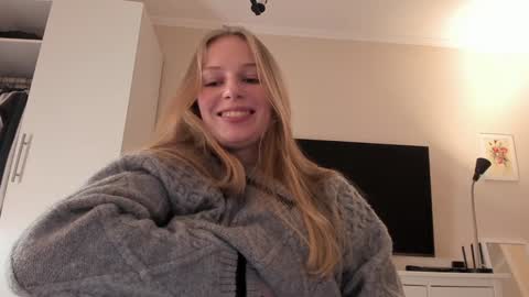 Snapshot of magic_couple13 chatting on 01-23-25, 02:50 Alice  online show from 01-23-25, 02:50