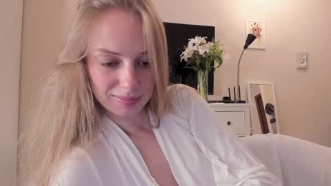 Snapshot of magic_couple13 chatting on 01-30-25, 11:11 Alice  online show from 01-30-25, 11:11