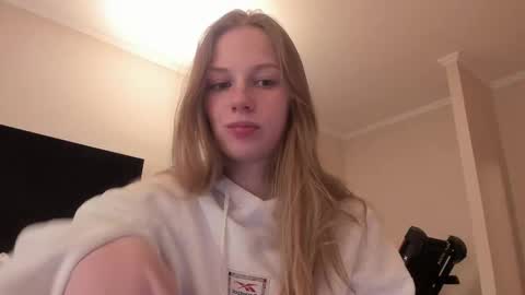 Snapshot of magic_couple13 chatting on 02-13-25, 03:56 Alice  online show from 02-13-25, 03:56