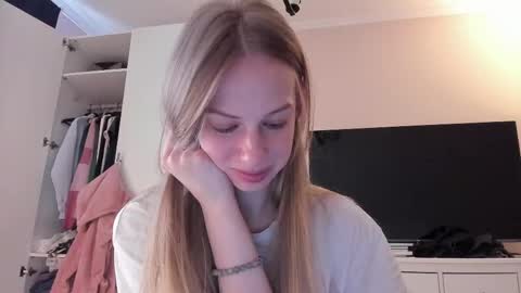 Snapshot of magic_couple13 chatting on 02-22-25, 10:40 Alice  online show from 02-22-25, 10:40