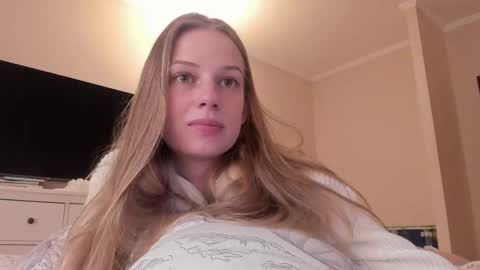 Snapshot of magic_couple13 chatting on 02-25-25, 12:24 Alice  online show from 02-25-25, 12:24