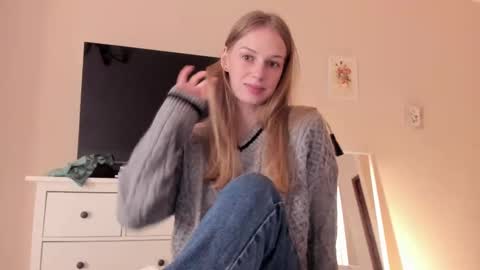 Snapshot of magic_couple13 chatting on 03-03-25, 11:33 Alice  online show from 03-03-25, 11:33