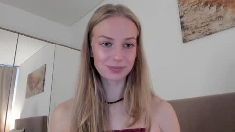 Snapshot of magic_couple13 chatting on 09-18-25, 02:19 Alice  online show from 09-18-25, 02:19