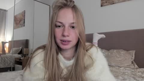 Snapshot of magic_couple13 chatting on 10-24-25, 12:45 Alice  online show from 10-24-25, 12:45