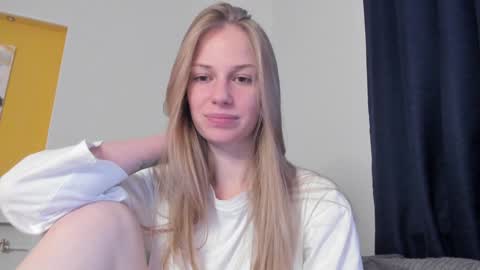 Alice  online show from 11-20-25, 01:00