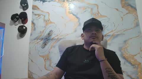 magic_milk23 online show from 04-12-26, 05:34