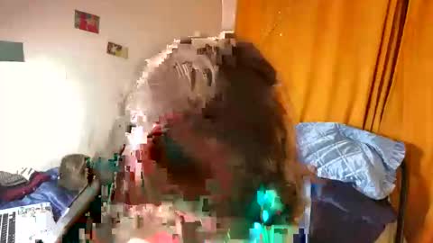 Snapshot of magic_mini_moon chatting on 12-31-24, 09:17 Mikky or Moon online show from 12-31-24, 09:17