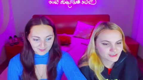 Lili and Bella online show from 12-17-24, 09:07