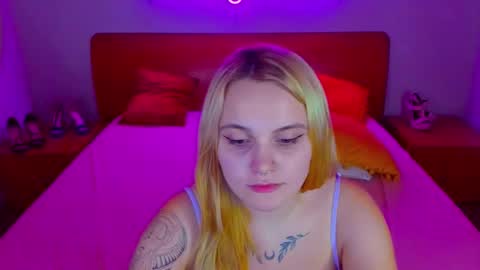 Lili and Bella online show from 12-21-24, 11:01