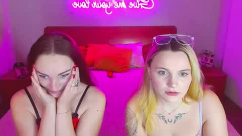 Lili and Bella online show from 02-19-25, 07:28