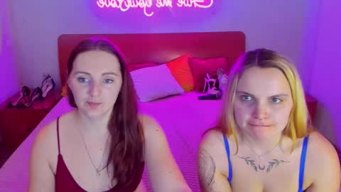 Lili and Bella online show from 03-09-25, 10:19