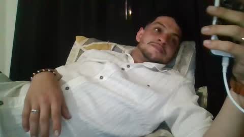 Snapshot of magico_9809 chatting on 01-04-25, 03:18 BRAYAN online show from 01-04-25, 03:18