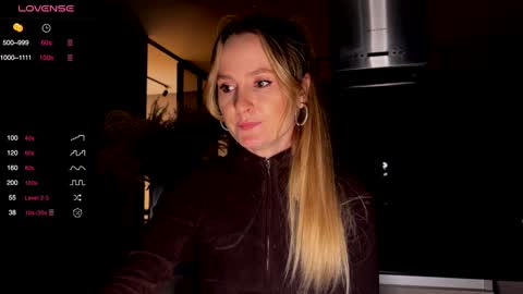 Snapshot of magicpeaach chatting on 12-13-24, 08:15 magicpeaach online show from 12-13-24, 08:15