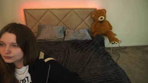 Emily online show from 05-22-26, 07:15