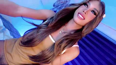 Mocah online show from 04-19-26, 05:07