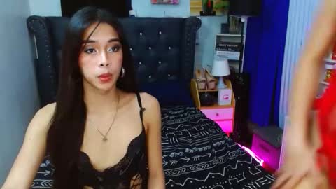 BELLA AND HANA online show from 12-14-25, 06:23