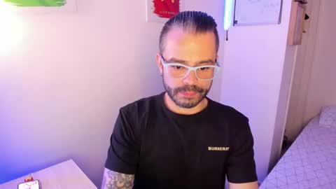     online show from 04-18-26, 01:42