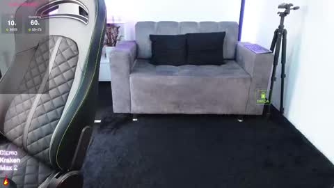 Snapshot of magnus_savage chatting on 11-16-25, 04:34 If you want me to use the Lovense please let me know -- online show from 11-16-25, 04:34