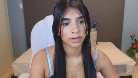 Snapshot of maiaa_ruiz chatting on 12-15-24, 01:32 Maiaa Ruiz online show from 12-15-24, 01:32