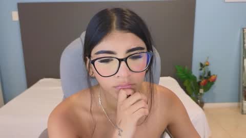 Snapshot of maiaa_ruiz chatting on 10-15-25, 01:44 Maiaa Ruiz online show from 10-15-25, 01:44