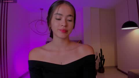  Maia  online show from 09-15-25, 06:19