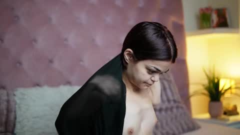  Maia  online show from 10-29-25, 10:33