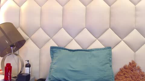 Maia  online show from 01-23-25, 06:45