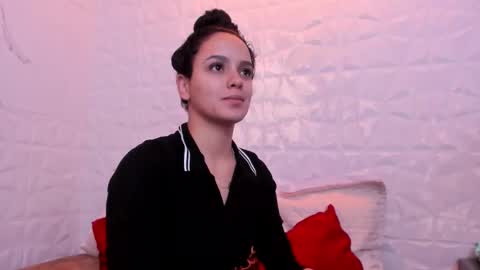 Maia  online show from 09-19-25, 12:06