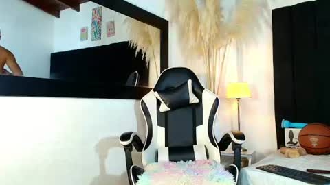 Snapshot of maicolparker0 chatting on 06-20-26, 12:30 maicolparker0 online show from 06-20-26, 12:30