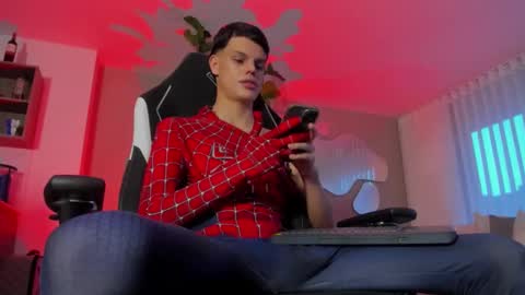 Snapshot of maicolruggeri chatting on 10-31-25, 10:44 MAICOL online show from 10-31-25, 10:44