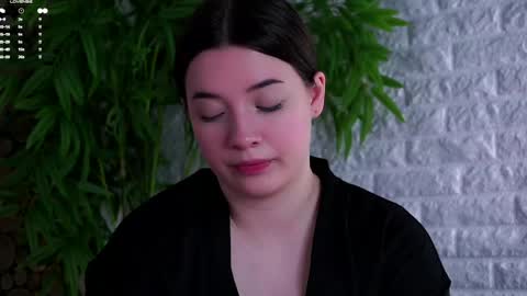 Snapshot of maidabuoy chatting on 05-01-26, 02:27 Lucy online show from 05-01-26, 02:27