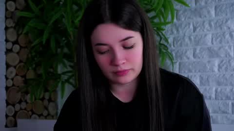 Snapshot of maidabuoy chatting on 05-01-26, 10:36 Lucy online show from 05-01-26, 10:36