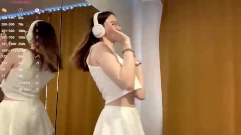 Elina online show from 10-20-25, 08:15