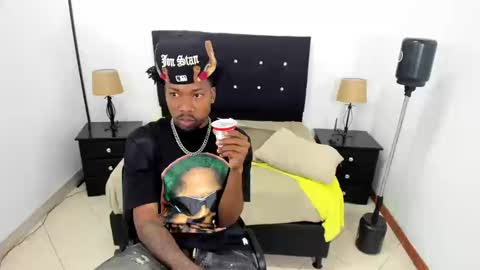 Snapshot of maikol_monstercock chatting on 09-16-25, 04:13 M A I K O L -- M O N S T E R C O C L online show from 09-16-25, 04:13