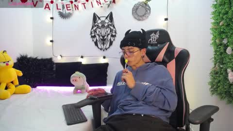 Snapshot of maiky_cooper chatting on 02-15-25, 03:31 Maiky Cooper online show from 02-15-25, 03:31