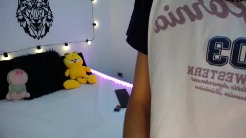 Snapshot of maiky_cooper chatting on 02-19-25, 03:28 Maiky Cooper online show from 02-19-25, 03:28