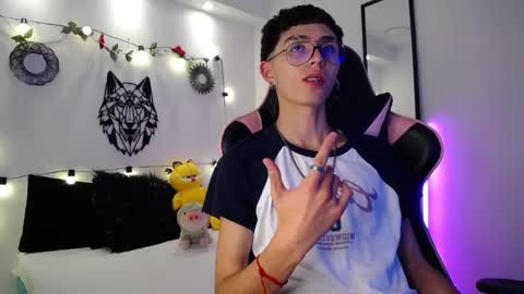 Snapshot of maiky_cooper chatting on 02-20-25, 05:33 Maiky Cooper online show from 02-20-25, 05:33