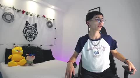 Snapshot of maiky_cooper chatting on 02-20-25, 06:13 Maiky Cooper online show from 02-20-25, 06:13